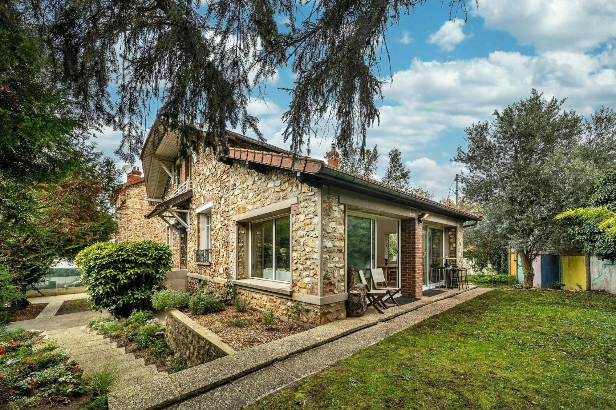 Le Ministere De La Paix - 15min To Gare Du Nord Holiday home *